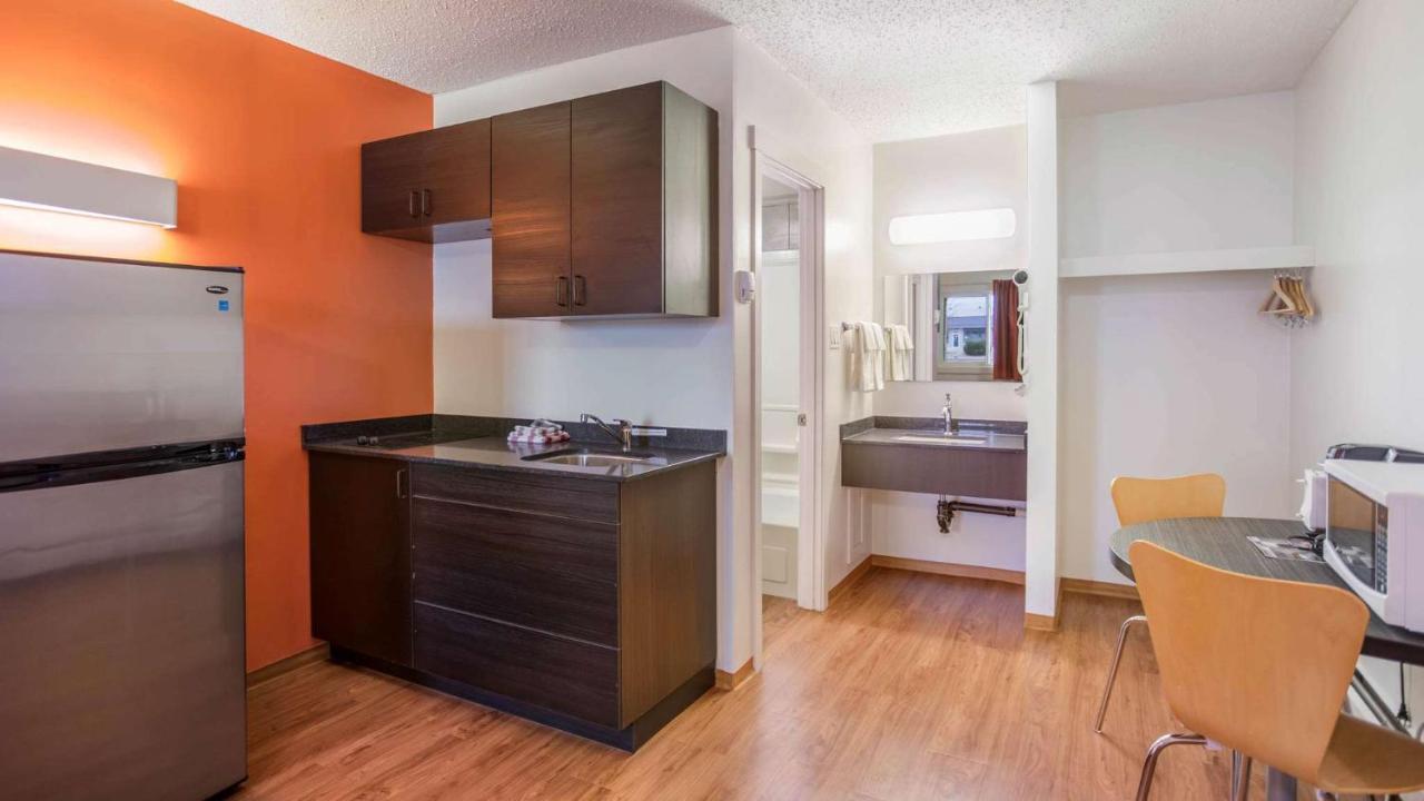 Motel Bo-Camrose, Ab Экстерьер фото