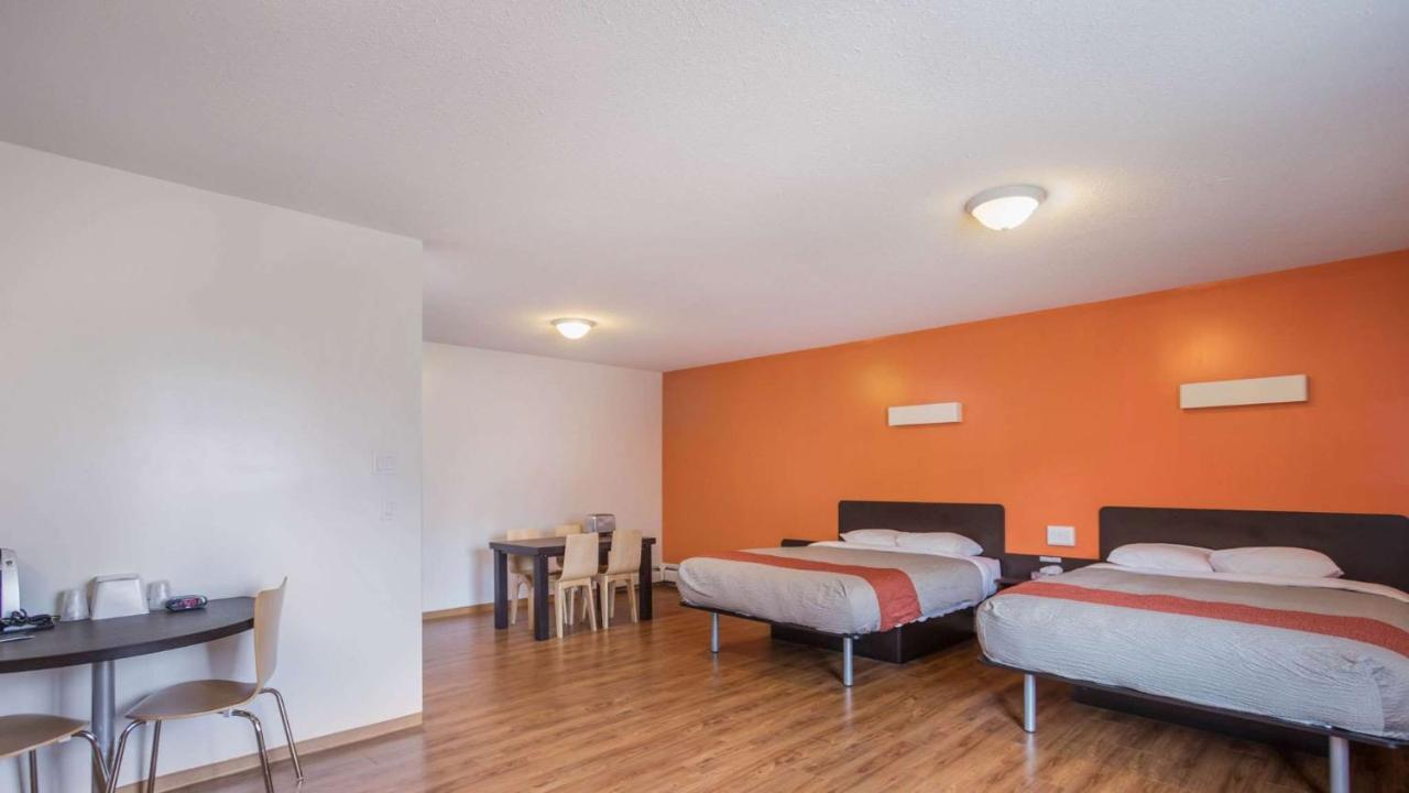 Motel Bo-Camrose, Ab Экстерьер фото