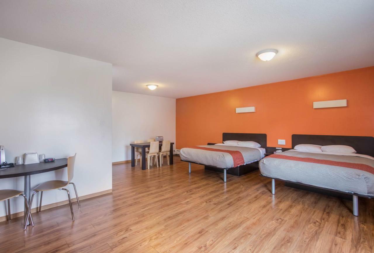 Motel Bo-Camrose, Ab Экстерьер фото
